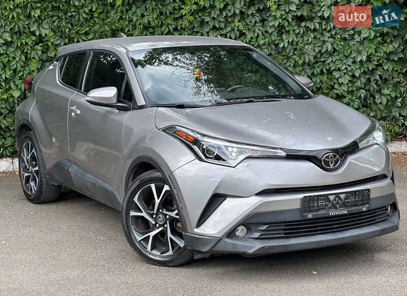 Позашляховик / Кросовер Toyota C-HR 2017 в Калинівці