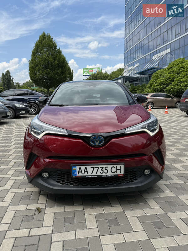 Позашляховик / Кросовер Toyota C-HR 2019 в Києві