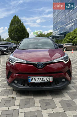 Внедорожник / Кроссовер Toyota C-HR 2019 в 