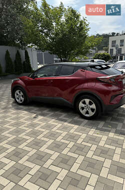 Внедорожник / Кроссовер Toyota C-HR 2019 в 