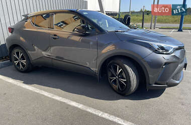 Внедорожник / Кроссовер Toyota C-HR 2022 в 