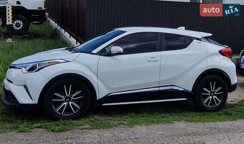 Внедорожник / Кроссовер Toyota C-HR 2019 в Киеве