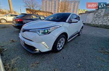 Позашляховик / Кросовер Toyota C-HR 2019 в Києві
