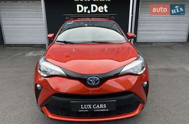 Позашляховик / Кросовер Toyota C-HR 2020 в 