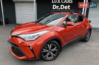 Позашляховик / Кросовер Toyota C-HR 2020 в 