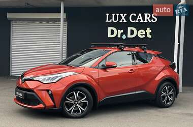 Позашляховик / Кросовер Toyota C-HR 2020 в 