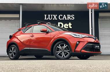 Позашляховик / Кросовер Toyota C-HR 2020 в 