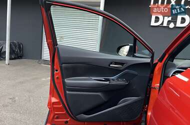 Позашляховик / Кросовер Toyota C-HR 2020 в 
