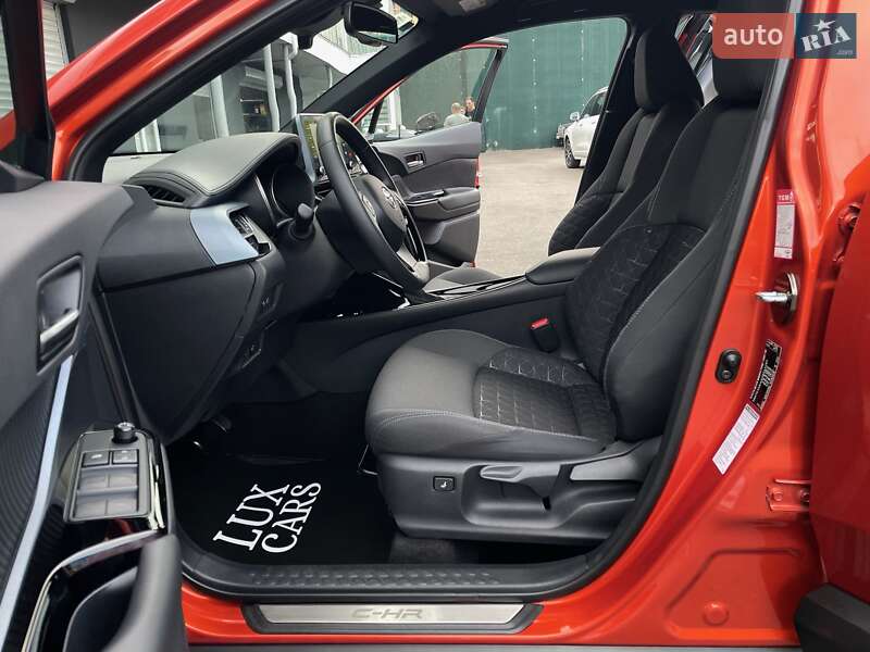 Позашляховик / Кросовер Toyota C-HR 2020 в Києві фото 45 Позашляховик / Кросовер Toyota C-HR 2020 в Києві