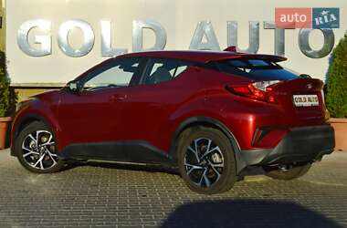Позашляховик / Кросовер Toyota C-HR 2017 в 
