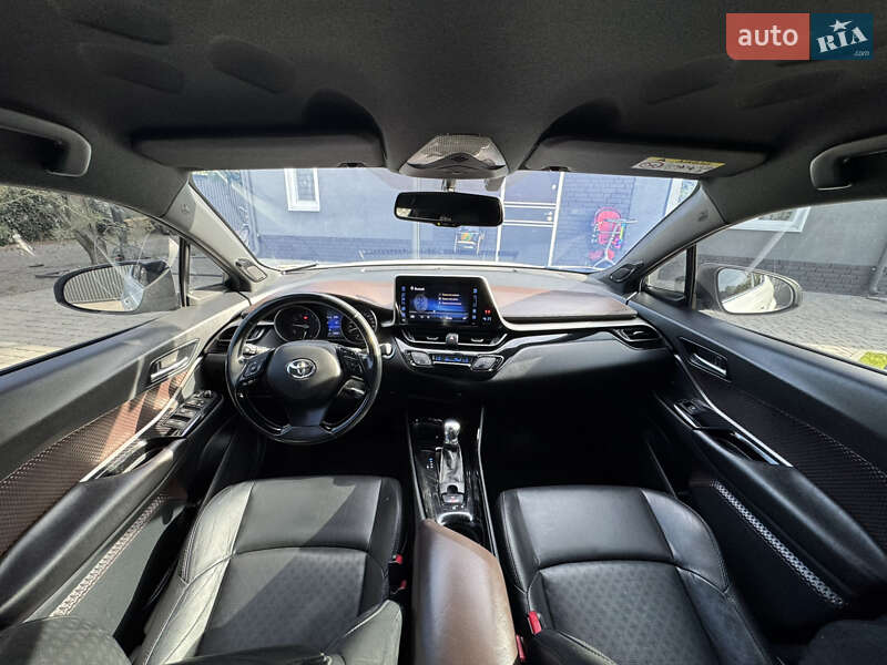 Внедорожник / Кроссовер Toyota C-HR 2017 в Макарове