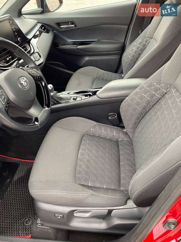 Позашляховик / Кросовер Toyota C-HR 2020 в Рівному фото 10 Позашляховик / Кросовер Toyota C-HR 2020 в Рівному