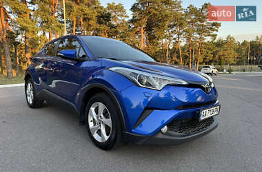 Внедорожник / Кроссовер Toyota C-HR 2016 в 