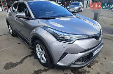 Внедорожник / Кроссовер Toyota C-HR 2019 в 