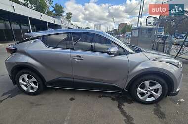 Внедорожник / Кроссовер Toyota C-HR 2019 в 