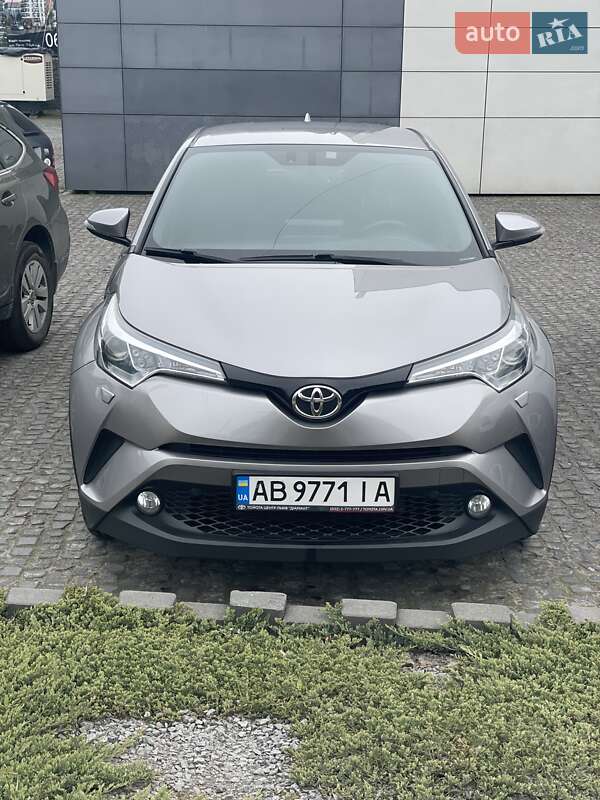 Внедорожник / Кроссовер Toyota C-HR 2017 в Львове