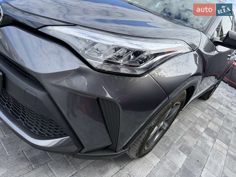 Позашляховик / Кросовер Toyota C-HR 2021 в Дніпрі