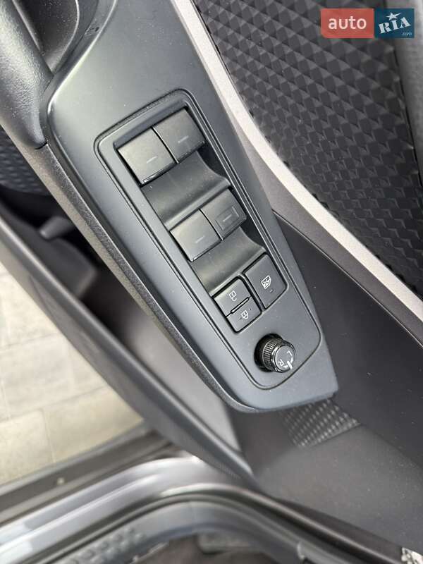 Позашляховик / Кросовер Toyota C-HR 2021 в Дніпрі