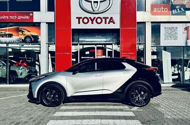 Внедорожник / Кроссовер Toyota C-HR 2024 в 