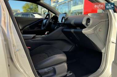 Внедорожник / Кроссовер Toyota C-HR 2024 в 