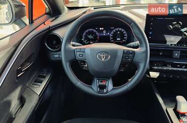 Внедорожник / Кроссовер Toyota C-HR 2024 в 