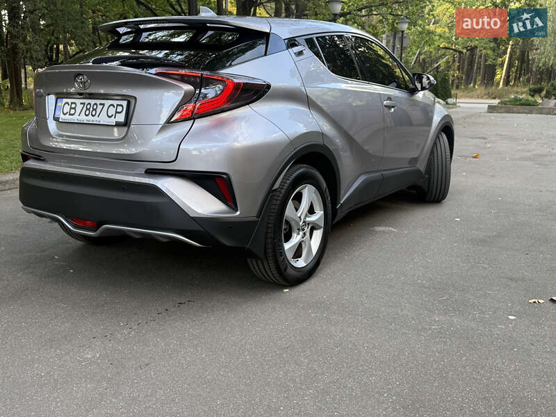Внедорожник / Кроссовер Toyota C-HR 2018 в Чернигове
