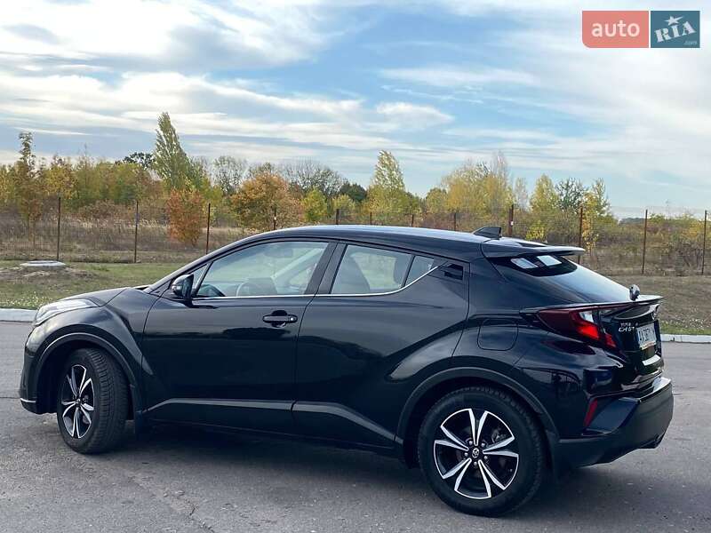 Внедорожник / Кроссовер Toyota C-HR 2019 в Полтаве фото 2 Внедорожник / Кроссовер Toyota C-HR 2019 в Полтаве