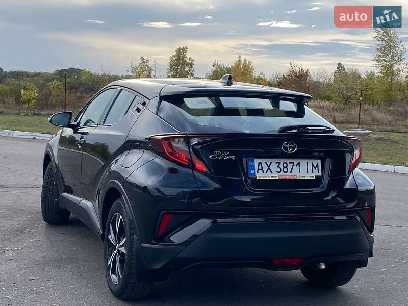 Внедорожник / Кроссовер Toyota C-HR 2019 в Полтаве фото 6 Внедорожник / Кроссовер Toyota C-HR 2019 в Полтаве