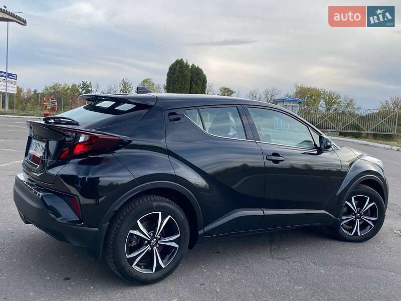 Внедорожник / Кроссовер Toyota C-HR 2019 в Полтаве фото 10 Внедорожник / Кроссовер Toyota C-HR 2019 в Полтаве