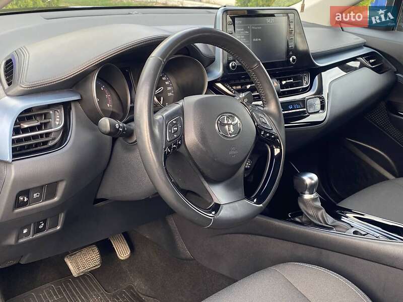 Внедорожник / Кроссовер Toyota C-HR 2019 в Полтаве фото 20 Внедорожник / Кроссовер Toyota C-HR 2019 в Полтаве