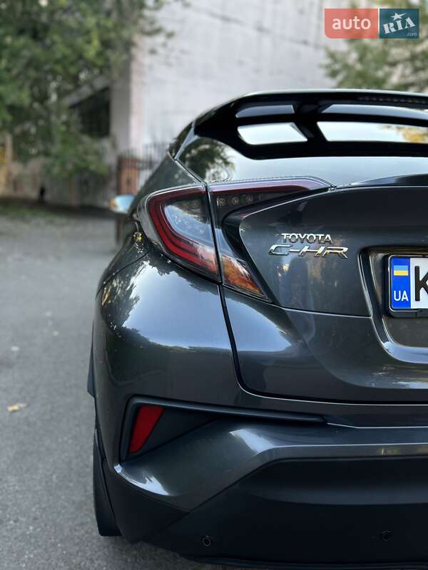 Внедорожник / Кроссовер Toyota C-HR 2017 в Киеве фото 5 Внедорожник / Кроссовер Toyota C-HR 2017 в Киеве