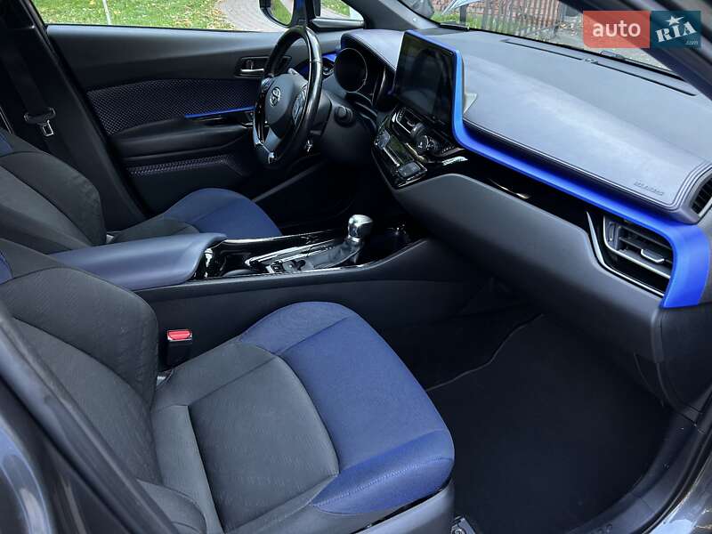 Внедорожник / Кроссовер Toyota C-HR 2017 в Киеве фото 15 Внедорожник / Кроссовер Toyota C-HR 2017 в Киеве