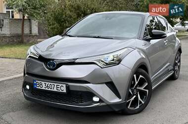 Внедорожник / Кроссовер Toyota C-HR 2017 в Киеве