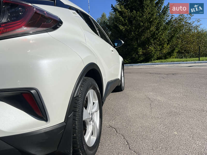 Внедорожник / Кроссовер Toyota C-HR 2018 в Львове