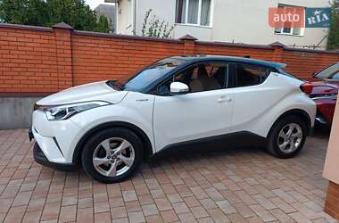 Внедорожник / Кроссовер Toyota C-HR 2018 в 