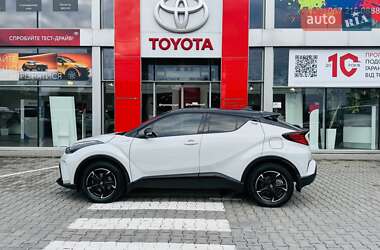 Внедорожник / Кроссовер Toyota C-HR 2021 в 