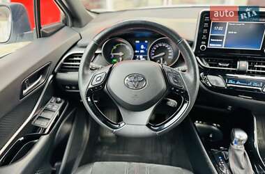Внедорожник / Кроссовер Toyota C-HR 2021 в 
