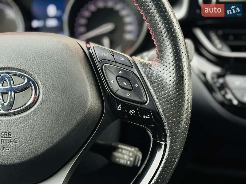 Позашляховик / Кросовер Toyota C-HR 2021 в Тернополі