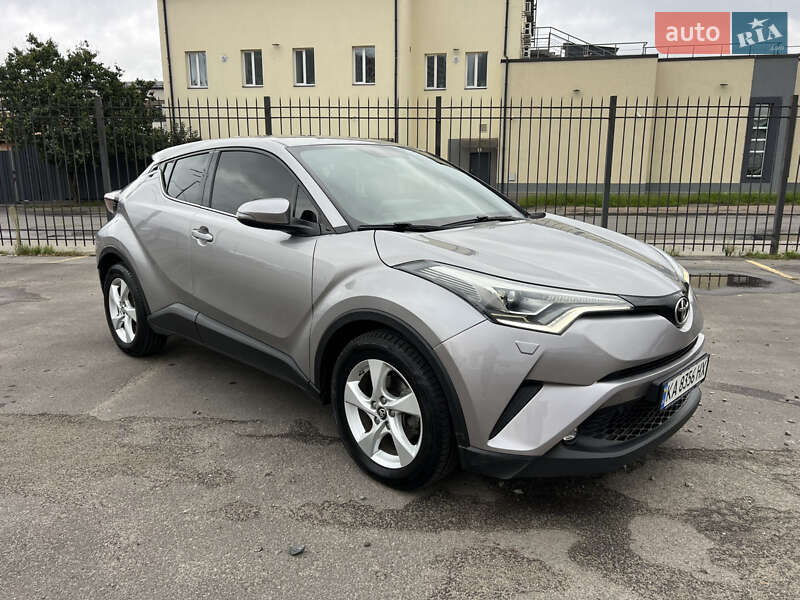 Внедорожник / Кроссовер Toyota C-HR 2017 в Киеве фото 4 Внедорожник / Кроссовер Toyota C-HR 2017 в Киеве