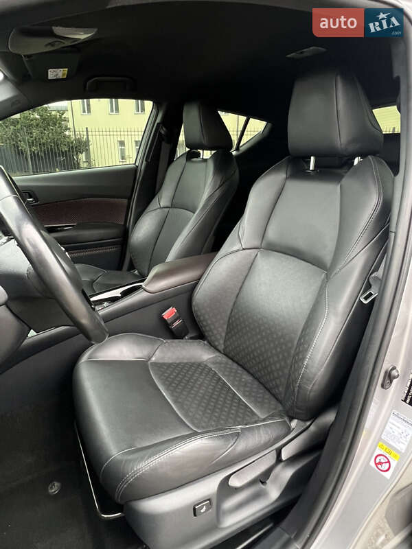 Внедорожник / Кроссовер Toyota C-HR 2017 в Киеве фото 18 Внедорожник / Кроссовер Toyota C-HR 2017 в Киеве