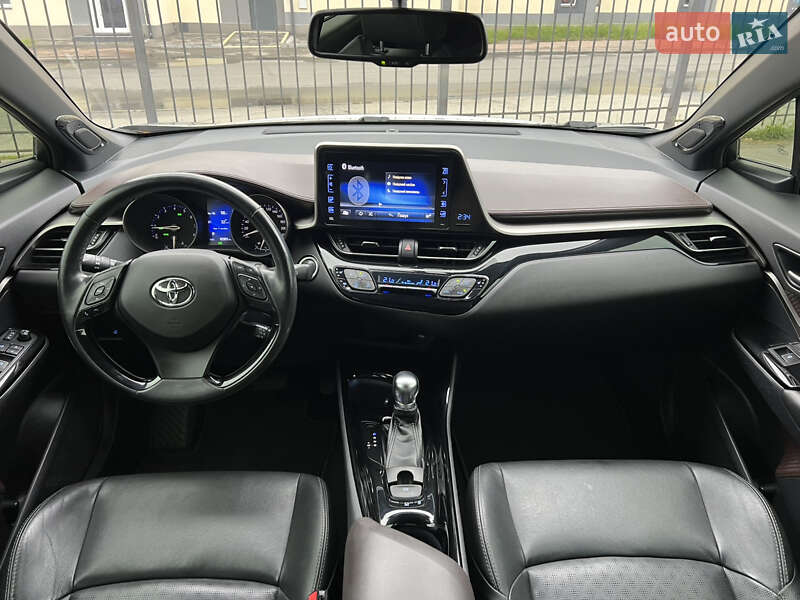 Внедорожник / Кроссовер Toyota C-HR 2017 в Киеве фото 28 Внедорожник / Кроссовер Toyota C-HR 2017 в Киеве