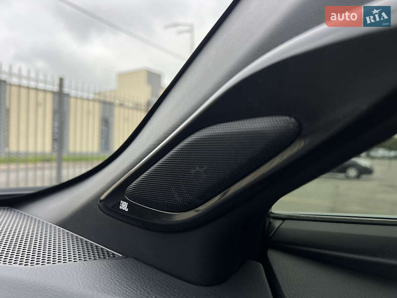 Внедорожник / Кроссовер Toyota C-HR 2017 в Киеве фото 23 Внедорожник / Кроссовер Toyota C-HR 2017 в Киеве