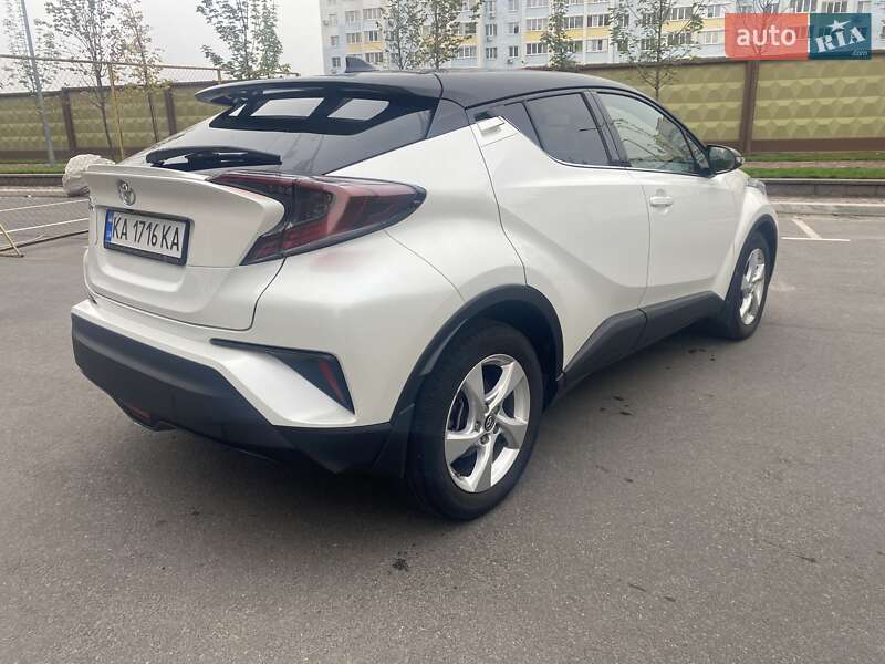 Позашляховик / Кросовер Toyota C-HR 2019 в Києві фото 4 Позашляховик / Кросовер Toyota C-HR 2019 в Києві