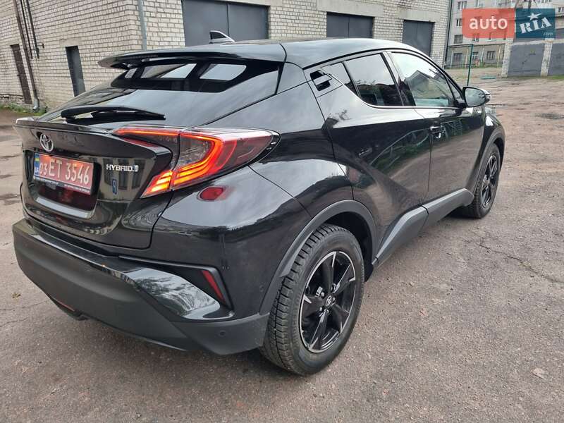 Внедорожник / Кроссовер Toyota C-HR 2019 в Житомире фото 8 Внедорожник / Кроссовер Toyota C-HR 2019 в Житомире