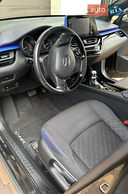 Внедорожник / Кроссовер Toyota C-HR 2020 в Киеве