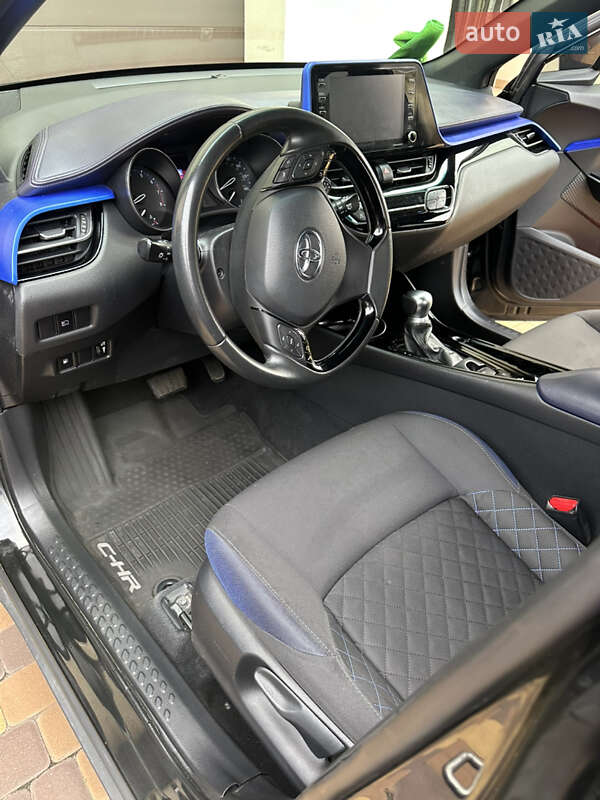 Внедорожник / Кроссовер Toyota C-HR 2020 в Киеве