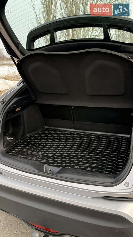 Позашляховик / Кросовер Toyota C-HR 2018 в Дніпрі