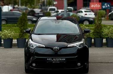 Внедорожник / Кроссовер Toyota C-HR 2017 в 