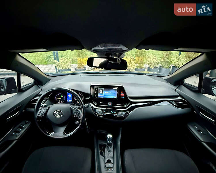 Внедорожник / Кроссовер Toyota C-HR 2017 в Киеве