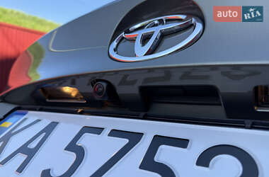Внедорожник / Кроссовер Toyota C-HR 2021 в 